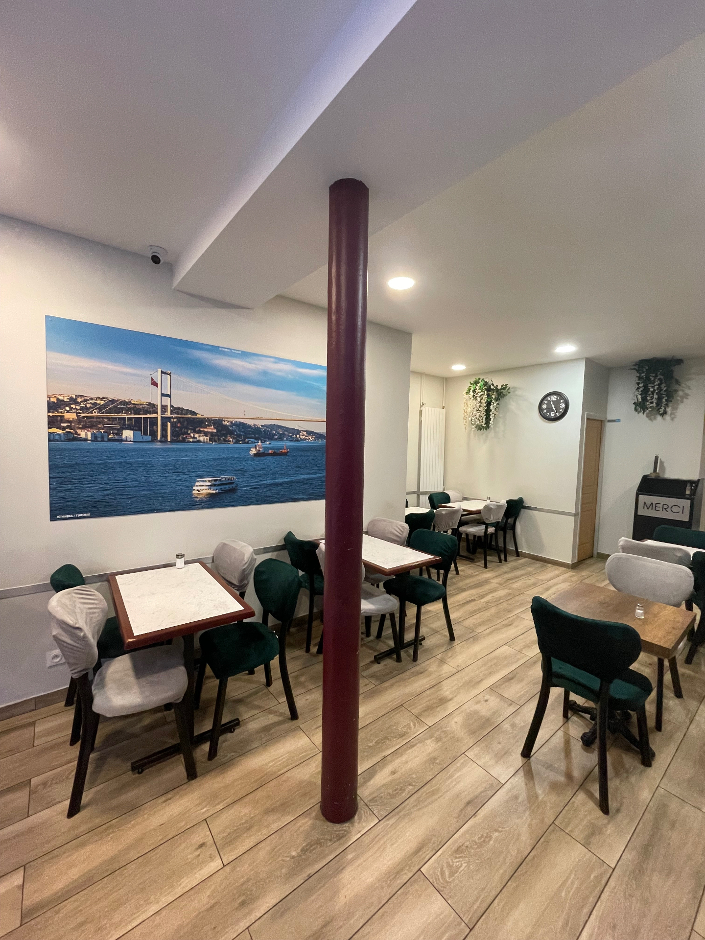 Intérieur chaleureux du restaurant Durum Istanbul